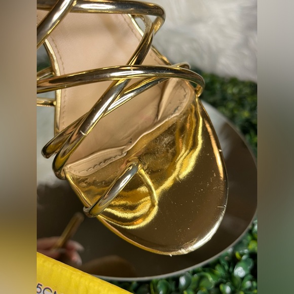 Forever Gold Passion Heels - Picture 8 of 9